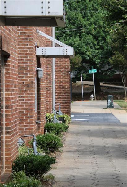 Trendy Castleberry Hill Condo- Walk To Mercedes Benz/ All Downtown Attractions Atlanta Exterior photo
